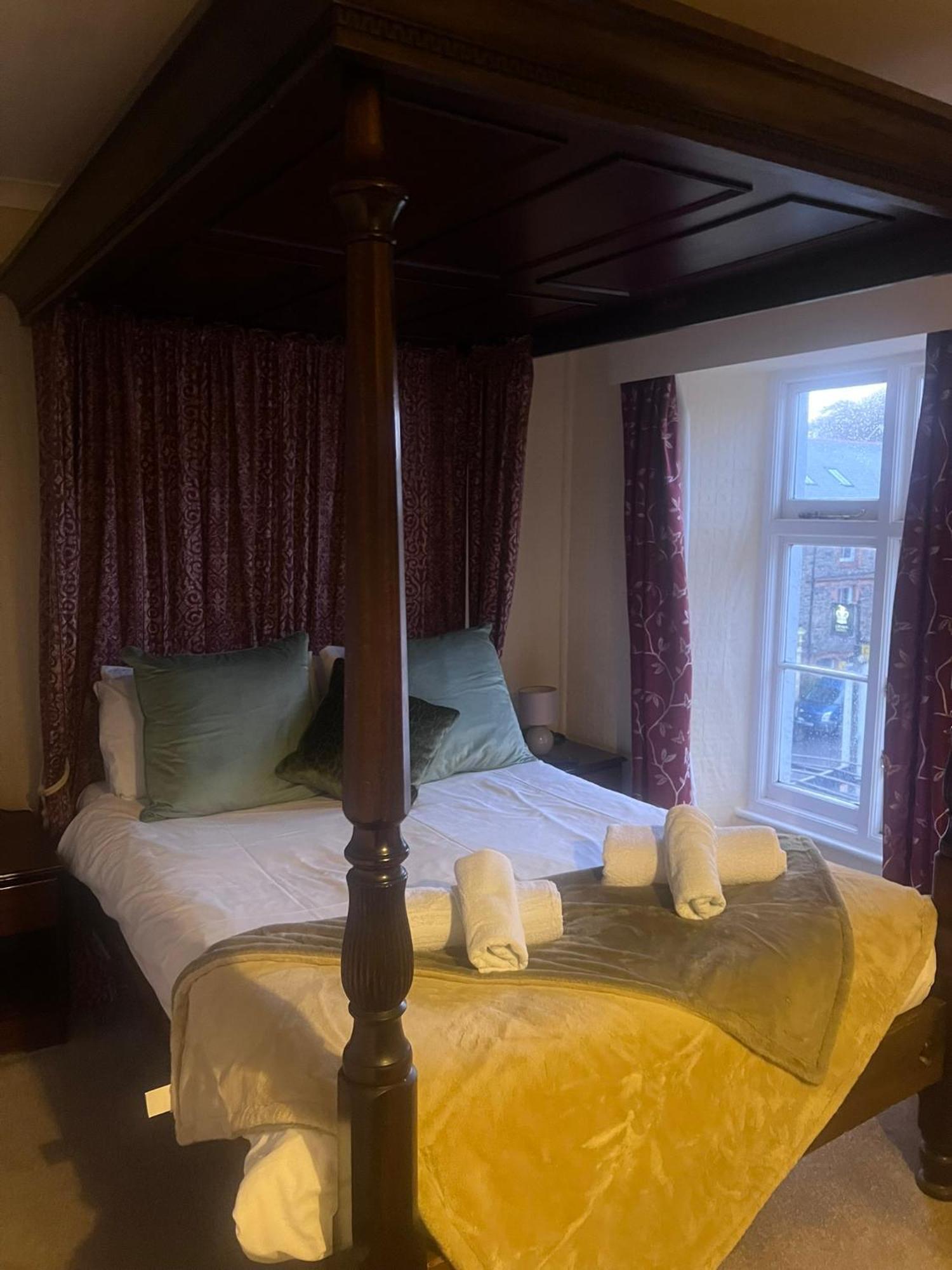 The Crown Hotel Lynton Buitenkant foto