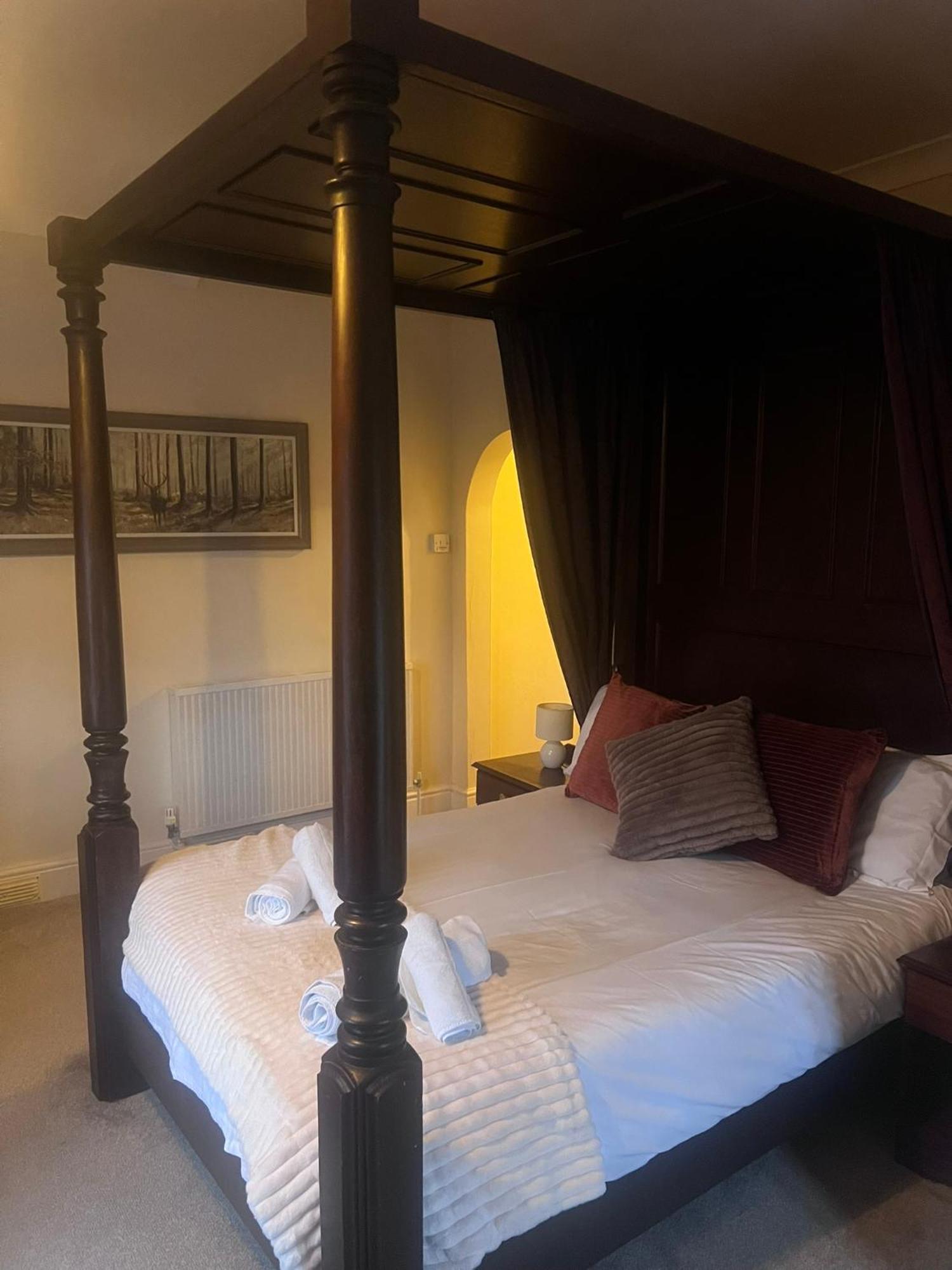 The Crown Hotel Lynton Buitenkant foto